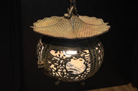 月蔓の透かし絵や青波海模様で風情ある球型吊り灯籠 DC8732