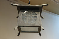 ダイヤガラス窓で煌びやかな角型吊り灯籠 DC8735