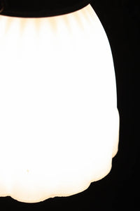 菊菱透かし絵金具とプレス模様の笠で和モダンなブラケット DC8755