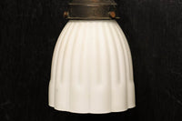 菊菱透かし絵金具とプレス模様の笠で和モダンなブラケット DC8755