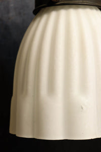 菊菱透かし絵金具とプレス模様の笠で和モダンなブラケット DC8755