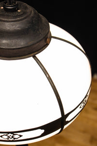 可愛らしい菊菱装飾金具を纏う雪洞型の電笠 DC8757