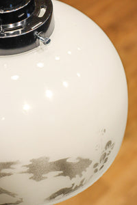 和柄模様を施した風情あるお椀型電笠 DC8758