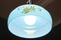 黄色の花模様が幻想的に浮かぶブルーガラスの電笠 DC8760