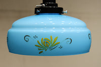 黄色の花模様が幻想的に浮かぶブルーガラスの電笠 DC8760