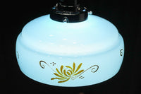 黄色の花模様が幻想的に浮かぶブルーガラスの電笠 DC8760