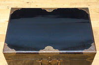 黒漆と繊細な模様入り装飾金具で風情ある挟み箱 DC8766