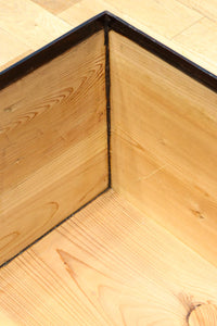 黒漆と繊細な模様入り装飾金具で風情ある挟み箱 DC8766