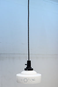 梅の花と小鳥の透かし模様が上品な電笠 DC8791