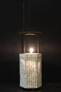 崩し文字で文章を書いた和紙付き六角型行灯(あんどん) DC8811