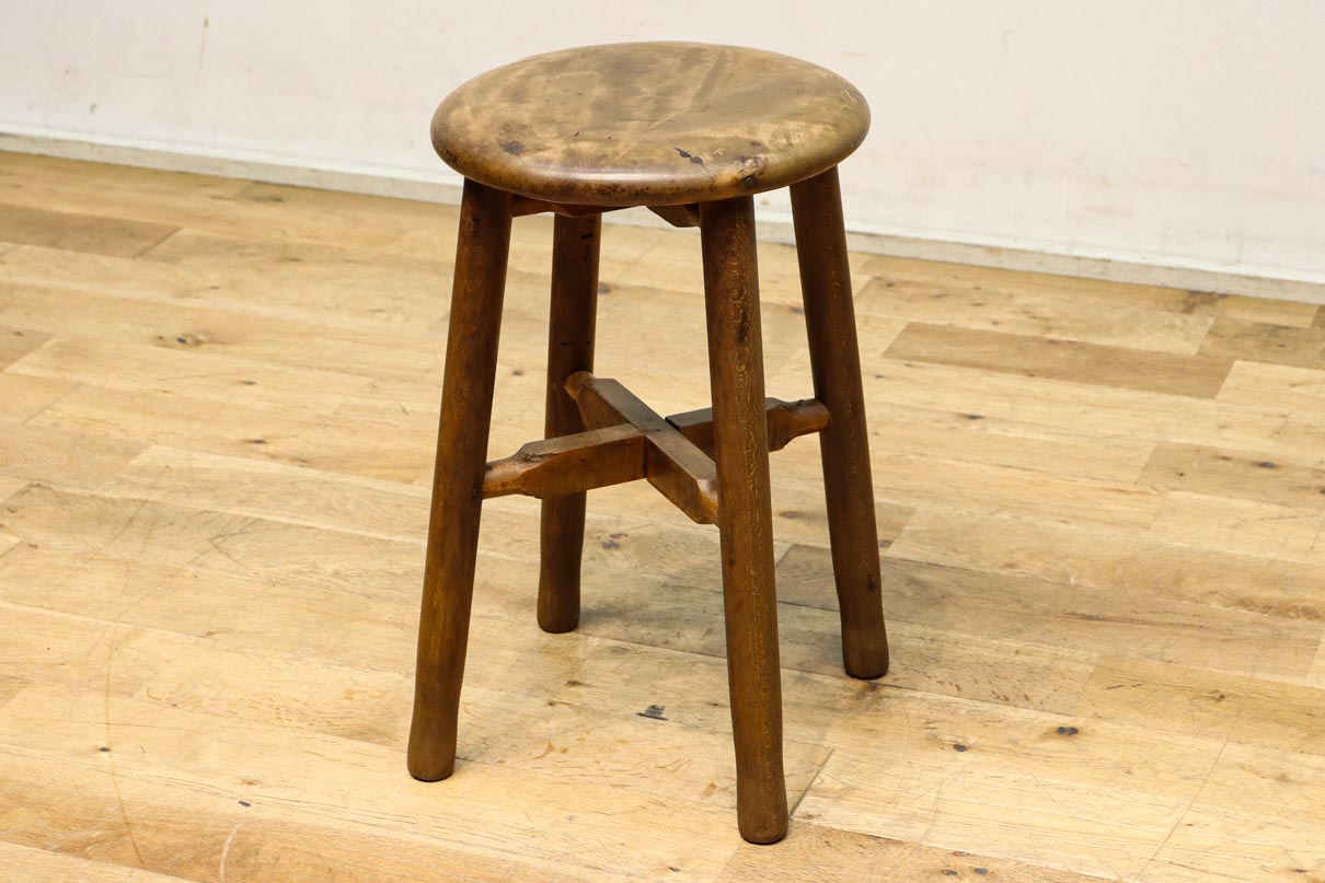 安定感のある造りで風合い豊かな温かみのあるスツール DC8844 – 古福庵