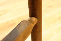 安定感のある造りで風合い豊かな温かみのあるスツール DC8844