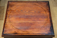 洗練されたデザインで飾り物を引き立てる花台 DC8845