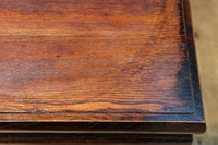 洗練されたデザインで飾り物を引き立てる花台 DC8845