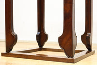 洗練されたデザインで飾り物を引き立てる花台 DC8845