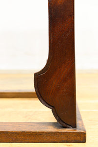 洗練されたデザインで飾り物を引き立てる花台 DC8845