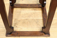 洗練されたデザインで飾り物を引き立てる花台 DC8845