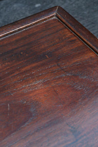 艶やかな風合いに美しい杢目が浮かぶ上品な置台 DC8852