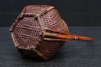 大きな持ち手と籠目模様で華のある花カゴ DC8855 在庫1組