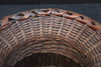 持ち手デザインが印象的な艶やかな色合いの花カゴ DC8857