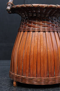 持ち手デザインが印象的な艶やかな色合いの花カゴ DC8857