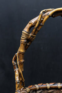 味わい深い風合いの上品な佇まいをした花カゴ DC8858