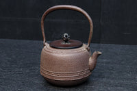 シンプルな装飾で風情ある「浄清」銘入り鉄瓶 DC8861