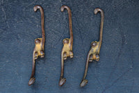 ススキ模様の花器をお猿さんが支える吊るし花器セット DC8862 在庫1個