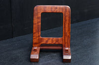 赤みある色彩に杢目が浮かぶ大型皿立て DC8871