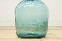 温かみある淡い色彩のレトロガラス大瓶(栓付き) DC8886 在庫1組