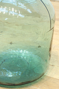 温かみある淡い色彩のレトロガラス大瓶(栓付き) DC8886 在庫1組