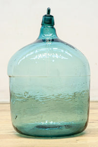 温かみある淡い色彩のレトロガラス大瓶(栓付き) DC8886 在庫1組