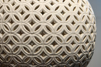 和柄の七宝透かし模様で格調ある陶器製の電笠 DC8887