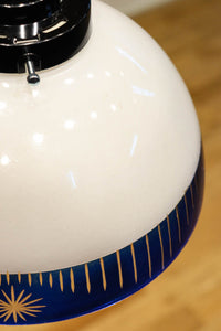 大正浪漫!! 鮮やかな青色ガラスが映える乳白ガラス切子の電笠 DC8895