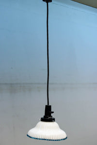 水色の縁取りが可愛らしい細やかなフリルの電笠 DC8896