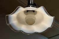 柔らかなフリルに透明の縁取りで上品な電笠 DC8897