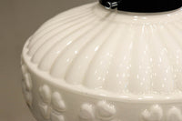 四つ葉のクローバー模様がお洒落なプレスガラスの電笠 DC8898