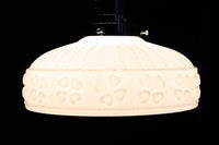 四つ葉のクローバー模様がお洒落なプレスガラスの電笠 DC8898