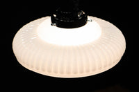 和の趣きあるプレスガラスの電笠 DC8899