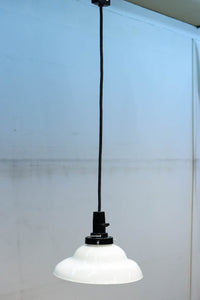 ふんわりと丸みを帯びた愛嬌のある電笠 DC8900