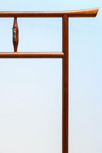 穏やかな色彩で風情溢れるフック付きの衣桁 DC8909