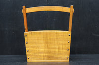 温かみのある木地色の持ち手付き炭入れ DC8915