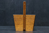 味わい深い風合いの持ち手付き炭入れ DC8916