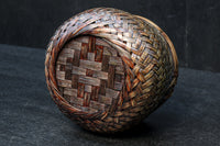 味わいある風合いの竹編みカゴの炭入れ DC8917