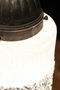 昭和レトロ!! 煌びやかなプレスガラス装飾が映える円柱型のブラケット DC8937