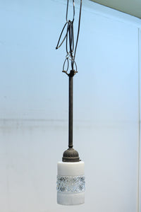 昭和レトロ!! 煌びやかなプレスガラス装飾が映える円柱型のブラケット DC8937