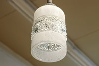 昭和レトロ!! 煌びやかなプレスガラス装飾が映える円柱型のブラケット DC8937