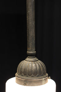 昭和レトロ!! 煌びやかなプレスガラス装飾が映える円柱型のブラケット DC8937