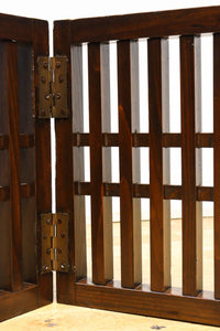 角太格子造りで貫録ある二つ折り帳場格子 DC8946