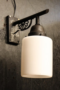 菊の花の透かし模様金具で和の面持ちあるブラケット DC8947